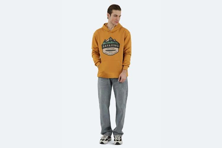 نحوه استایل با هودی های بلند مردانه